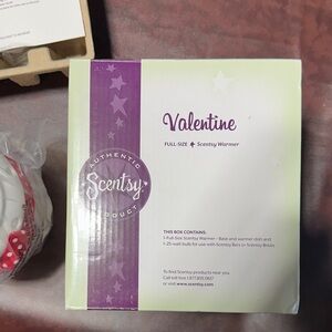 Scentsy White Warmer with Red Polka Dot Bow